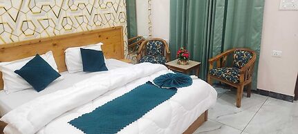 Hotel Necklace Moon Restaurants