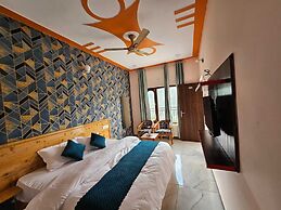 Hotel Necklace Moon Restaurants