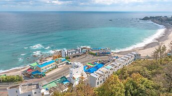 Gyeongju Wave Dokchae Poolvilla Pension