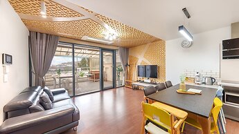 Gyeongju Wave Dokchae Poolvilla Pension