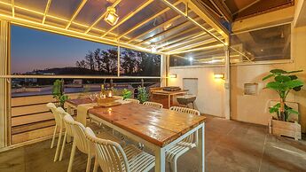 Gyeongju Wave Dokchae Poolvilla Pension