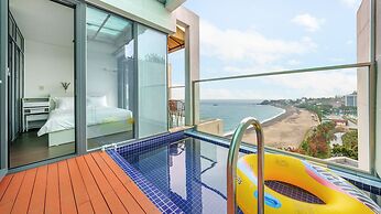 Gyeongju Wave Dokchae Poolvilla Pension