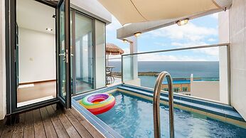 Gyeongju Wave Dokchae Poolvilla Pension