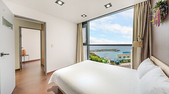 Gyeongju Wave Dokchae Poolvilla Pension