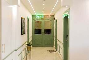 Moon Walk Hotel & Restaurant