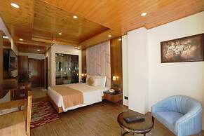 The Whitestone Inn & Suites Manali