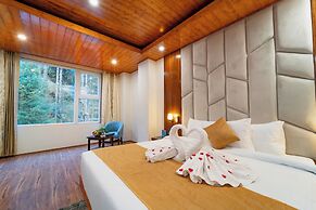 The Whitestone Inn & Suites Manali