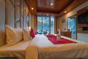 The Whitestone Inn & Suites Manali