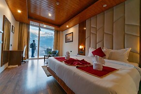 The Whitestone Inn & Suites Manali