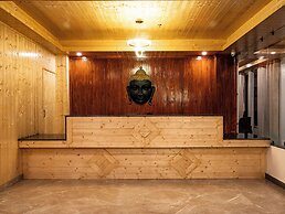 The Whitestone Inn & Suites Manali