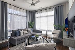 Spacious 2BD With Private Balcony and Free Parking 2