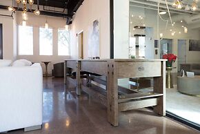 Spacious 2BD With Private Balcony and Free Parking 2