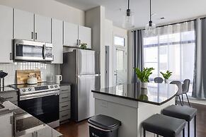 Spacious 2BD With Private Balcony and Free Parking 2