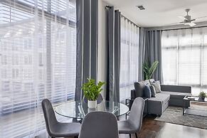 Spacious 2BD With Private Balcony and Free Parking 2