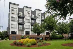 Spacious 2BD With Private Balcony and Free Parking 2