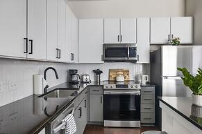 Spacious 2BD With Private Balcony and Free Parking 2