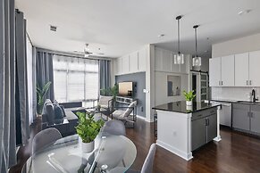 Spacious 2BD With Private Balcony and Free Parking 2