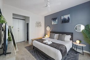 Spacious 2BD With Private Balcony and Free Parking 2