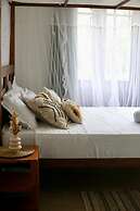 Room in Chalet - Amlou Surf House Mirissa
