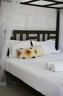 Room in Chalet - Amlou Surf House Mirissa