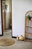 Room in Chalet - Amlou Surf House Mirissa
