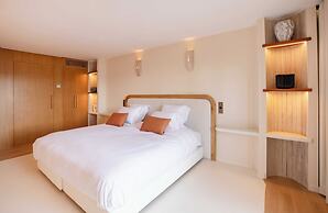 Magnificent Room With AC & Sea View in Gassin