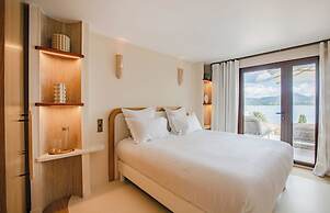 Magnificent Room With AC & Sea View in Gassin