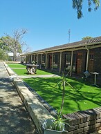 Lake Clifton Tavern