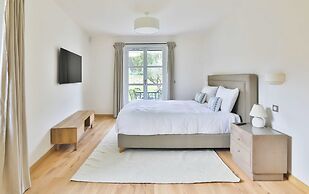 Magnificent Villa Overlooking the bay of Canebiers