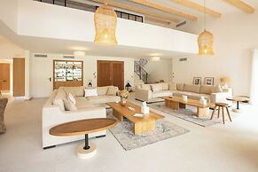 Magnificent Villa Overlooking the bay of Canebiers