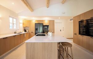 Magnificent Villa Overlooking the bay of Canebiers
