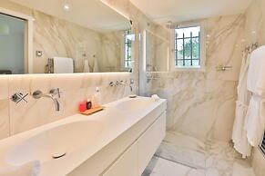 Magnificent Villa Overlooking the bay of Canebiers