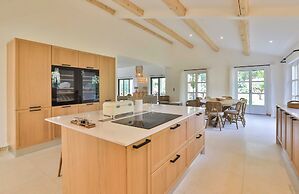 Magnificent Villa Overlooking the bay of Canebiers