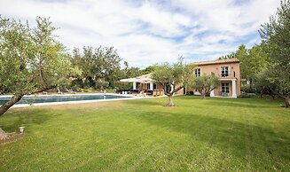 Magnificent Villa Overlooking the bay of Canebiers