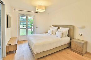 Magnificent Villa Overlooking the bay of Canebiers