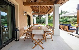 Magnificent Villa Overlooking the bay of Canebiers