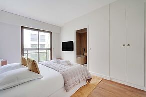 Modern apt With Balcony-2br/6p-neuilly-sur-seine