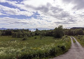 Bestefarhaugen - the Cozy House on the Hill,& Dome