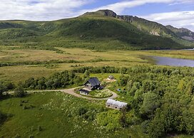 Bestefarhaugen - the Cozy House on the Hill,& Dome