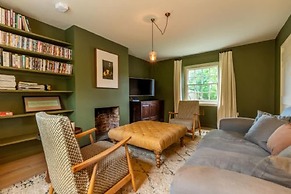 Host Stay Haclins Cottage