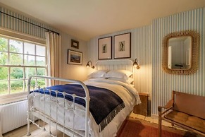 Host Stay Haclins Cottage