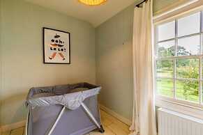 Host Stay Haclins Cottage