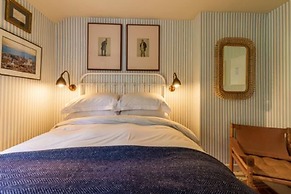 Host Stay Haclins Cottage