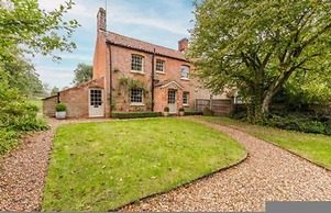 Host Stay Haclins Cottage