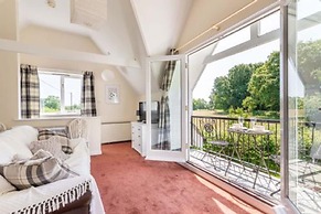 Host Stay The Lodge at Alderfen View