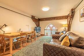 Host Stay The Nave
