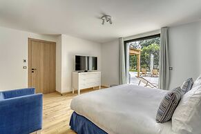 Luxurious Villa Facing the Baie des Canebiers
