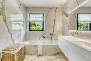 Luxurious Villa Facing the Baie des Canebiers
