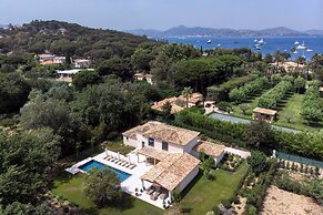 Luxurious Villa Facing the Baie des Canebiers