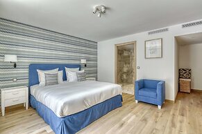 Luxurious Villa Facing the Baie des Canebiers